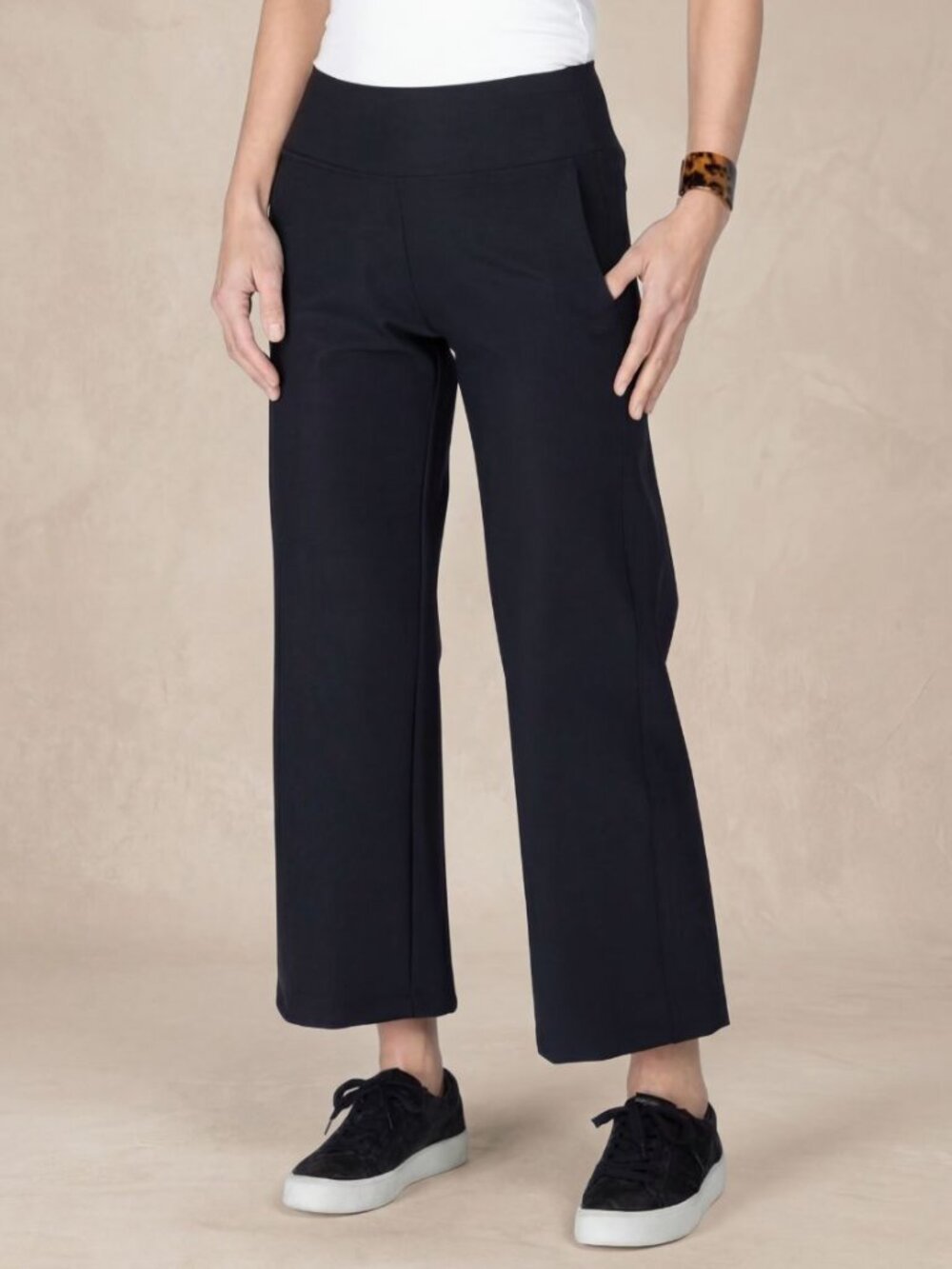 KiraGrace Traveler Ankle Pant: Black Travelflex